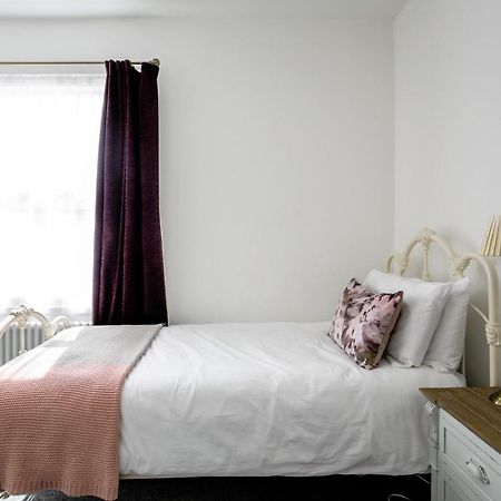 Chester Stays - Lovely 2 Bedroom House In The Heart Of Chester Extérieur photo