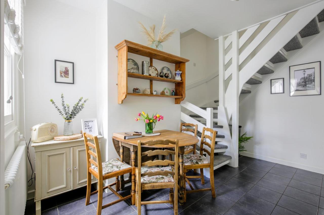 Chester Stays - Lovely 2 Bedroom House In The Heart Of Chester Extérieur photo